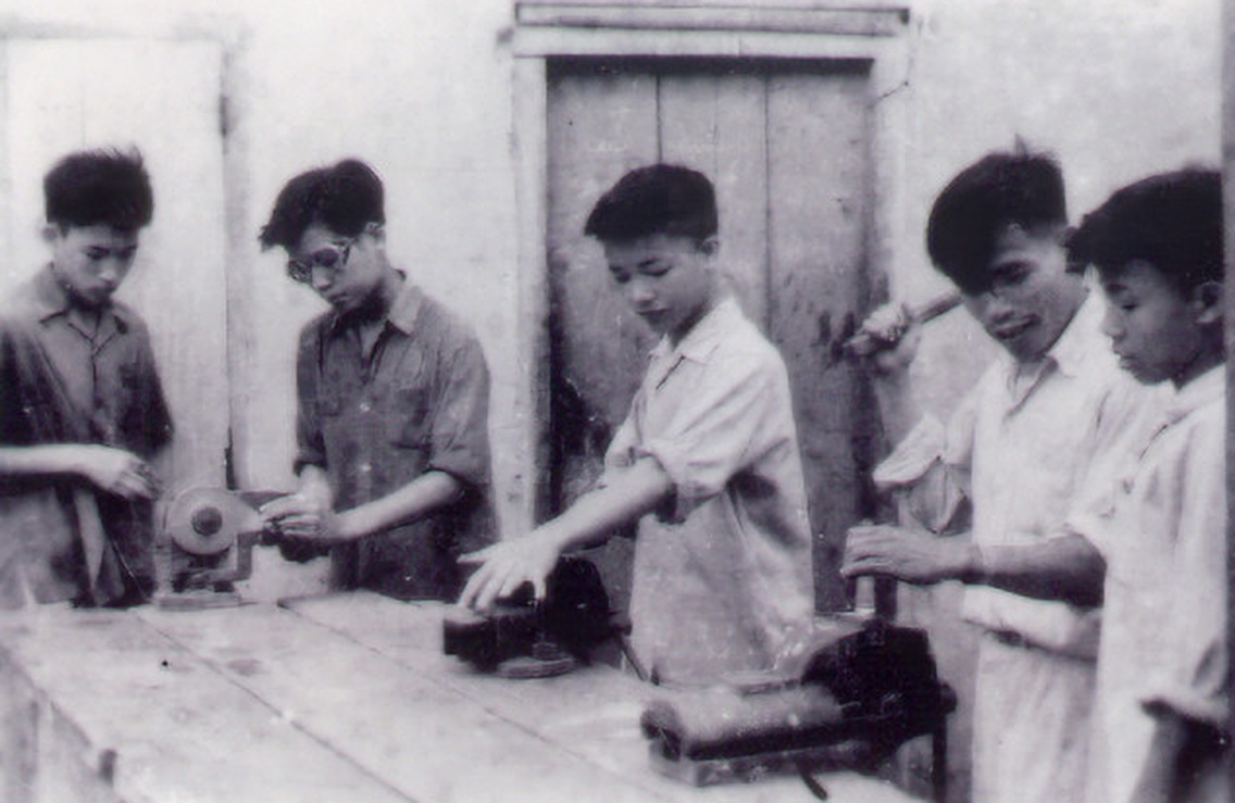 Loạt hình ảnh hiếm về Tổng Bí thư Nguyễn Phú Trọng ở ngôi trường cũ