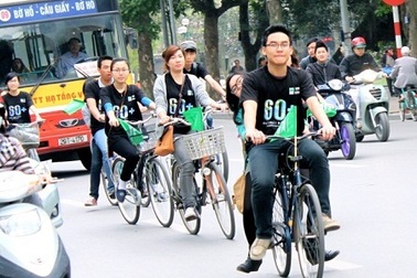 Cử nhân bằng giỏi… Cất bằng đi bán hàng rong