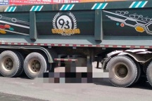 Hai cô gái tử vong sau va chạm với xe ben đầu kéo ở TPHCM