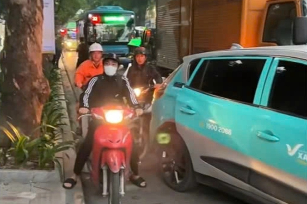 Đèn giao thông hỗn loạn, đừng để người dân bị xử phạt oan - 2 Đèn giao thông hỗn loạn, đừng để người dân bị xử phạt oan - 2