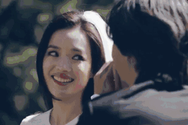 Cuộc sống hôn nhân trẻ trung của vợ chồng mỹ nhân U50 Thư Kỳ