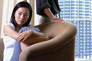 Nhỏ nhen như… đàn bà