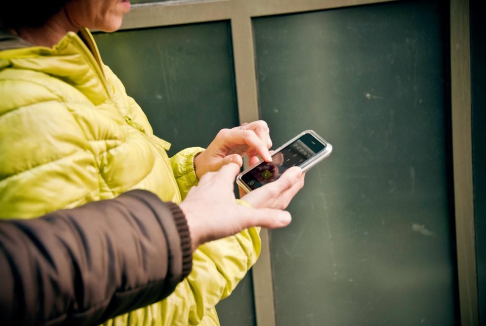 Tên cướp điện thoại trả lại thiết bị cho nạn nhân vì lý do bất ngờ - 1 Tên cướp điện thoại trả lại thiết bị cho nạn nhân vì lý do bất ngờ - 1