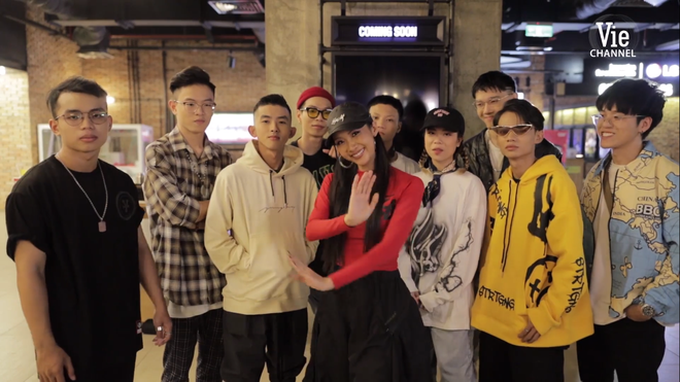 4 HLV Rap Việt qua miêu tả của học trò: Binz giàu - có điều kiện, cô giáo Suboi như mẹ hiền - Ảnh 10. 4 HLV Rap Việt qua miêu tả của học trò: Binz giàu - có điều kiện, cô giáo Suboi như mẹ hiền - Ảnh 10.
