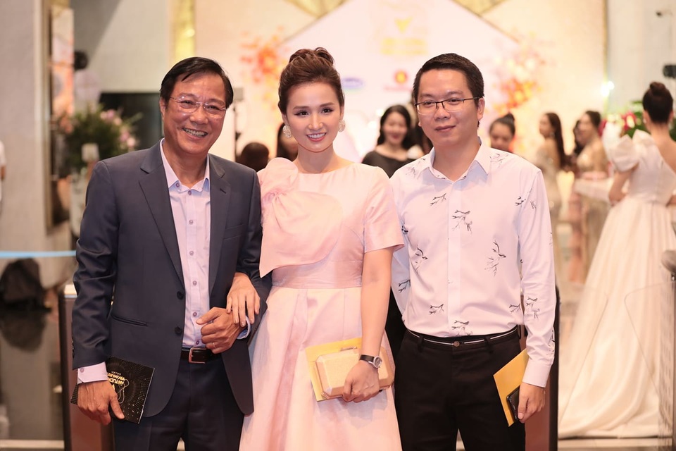 BTV, MC đọ sắc cùng dàn diễn viên gây sốt màn ảnh Việt trên thảm đỏ - 14 BTV, MC đọ sắc cùng dàn diễn viên gây sốt màn ảnh Việt trên thảm đỏ - 14