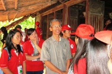 Đoàn tình nguyện “Hành trình Đỏ” thăm nhà lưu niệm Đại tướng  