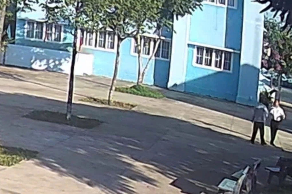 Lärare stryper kollega: Utbildningsdepartementet vidtar åtgärder - 2 Vụ thầy giáo bóp cổ đồng nghiệp: Sở GDĐT vào cuộc - 2