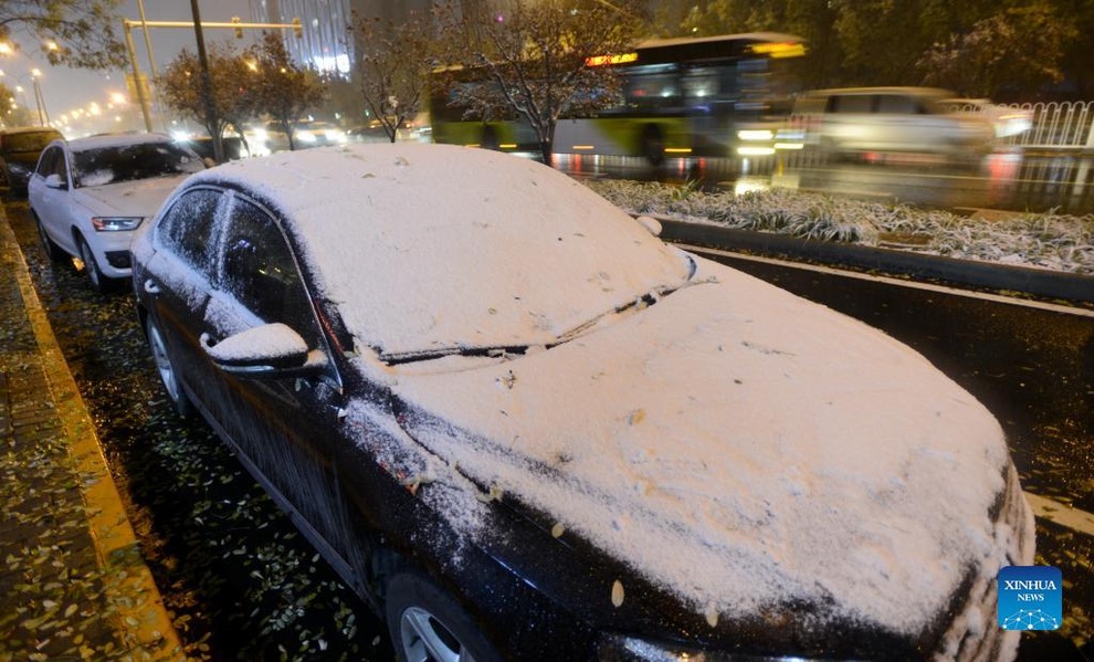 Tuyết rơi sớm phủ trắng Bắc Kinh, Trung Quốc lo thiếu điện cho mùa đông - 6 Tuyết rơi sớm phủ trắng Bắc Kinh, Trung Quốc lo thiếu điện cho mùa đông - 6