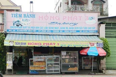 Tiệm bánh “bán dòi” vẫn ngang nhiên hoạt động 