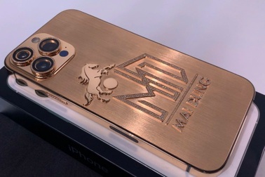 Siêu phẩm iPhone 13 Pro Max gần một tỷ đồng đính kim cương ở Việt Nam