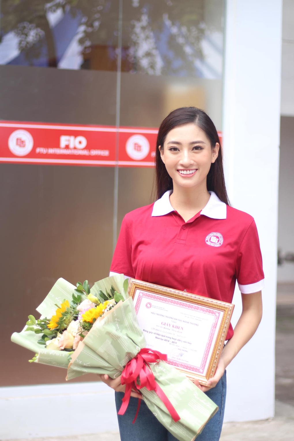 Hoa hậu Việt vừa tốt nghiệp xuất sắc Đại học Ngoại thương là ai? - 3 Hoa hậu Việt vừa tốt nghiệp xuất sắc Đại học Ngoại thương là ai? - 3
