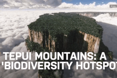 Những ngọn núi có đỉnh bằng phẳng như mặt bàn