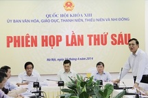 Lùi thời gian đổi mới chương trình, sách giáo khoa là đúng 