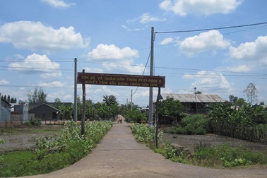 Thăm làng hiếu học Rbai