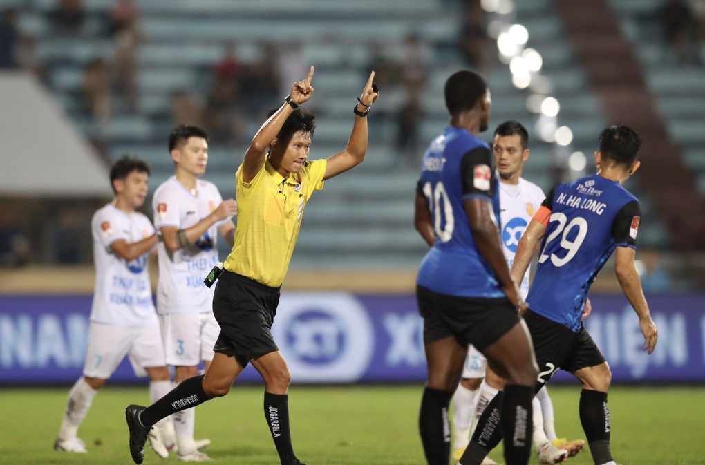CLB Nam Định toàn thắng cả 3 trận đấu tại V-League - 1 CLB Nam Định toàn thắng cả 3 trận đấu tại V-League - 1