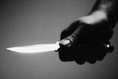 Dùng dao cắt cổ người yêu rồi tự tử 