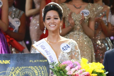 H’Hen Nie đăng quang Hoa hậu Hoàn vũ Việt Nam 2017