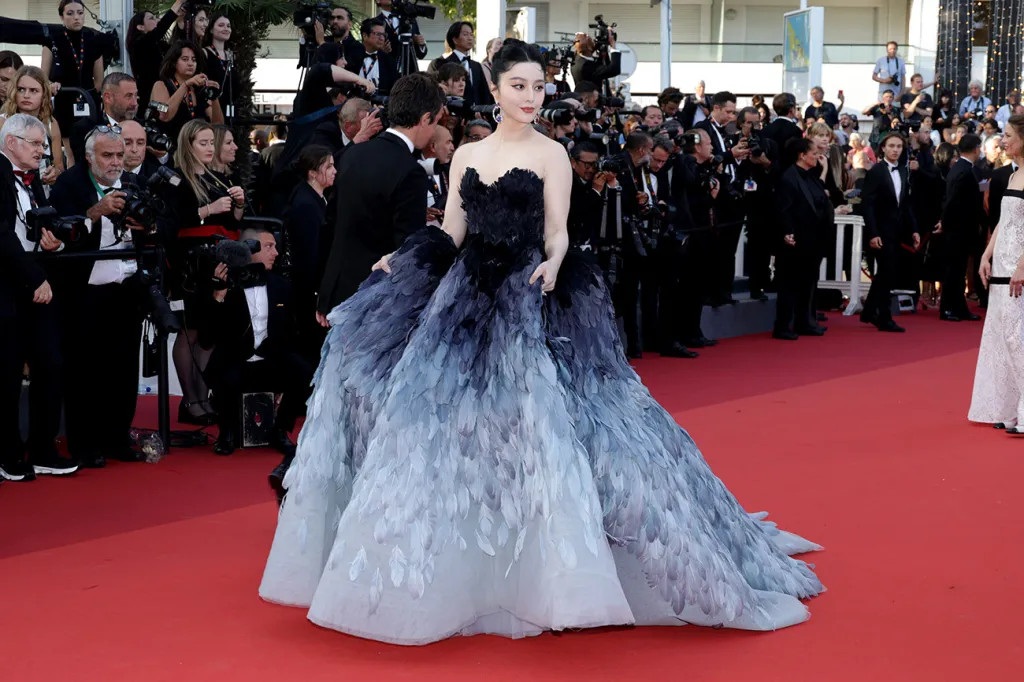 Kristen Stewart và dàn sao mặc đồ xấu nhất lịch sử thảm đỏ Cannes - 7