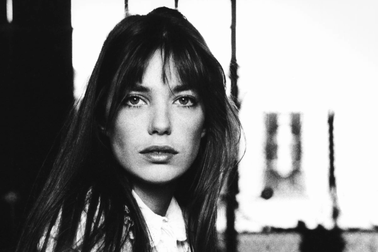 Người phụ nữ chạy trốn và hành trình khai sinh "biểu tượng thời trang"