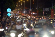 Đường phố Sài Gòn kẹt xe kinh hoàng tối đầu năm