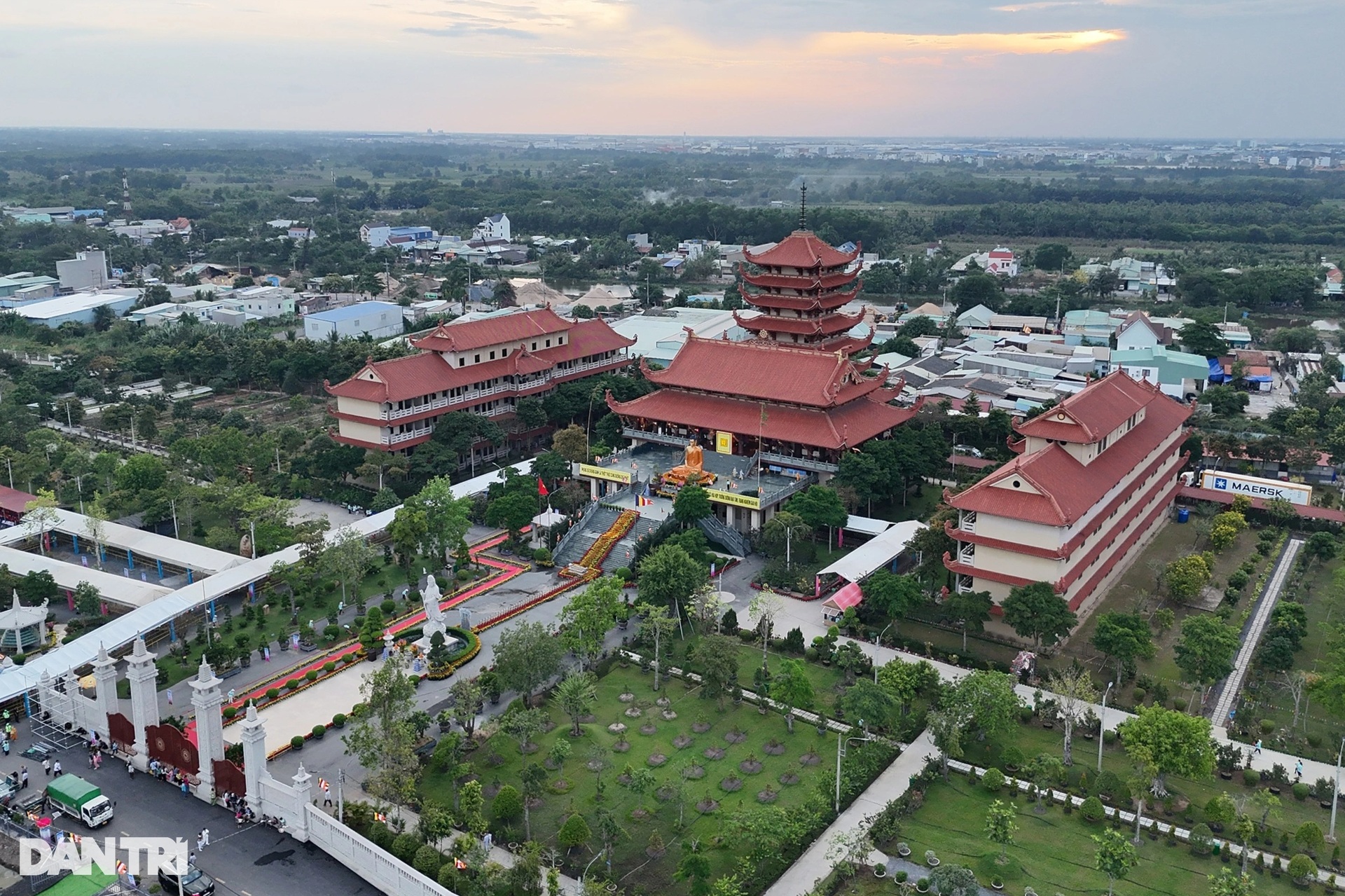 Cận cảnh nơi chiêm bái xá lợi Đức Phật và khai mạc Đại lễ Vesak 2025 - 3 Cận cảnh nơi chiêm bái xá lợi Đức Phật và khai mạc Đại lễ Vesak 2025 - 3