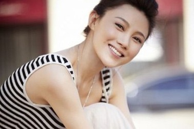 Nữ diễn viên trẻ Trung Quốc nguy kịch vì không có tiền chữa bệnh