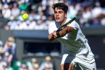 Alcaraz thắng nhọc nhằn, Medvedev và Rune sớm chia tay Wimbledon