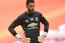 Man Utd hối hận vì trả lương quá cao cho De Gea