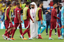 Chủ nhà Qatar thua dễ dàng: Đồng tiền không thể "nói năng"