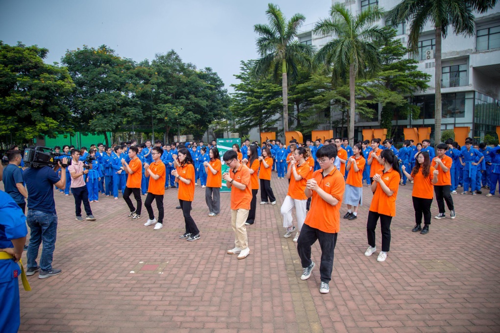 NSƯT Trần Ly Ly, Quang Dũng làm giám khảo của Sinh viên thế hệ mới - 3 NSƯT Trần Ly Ly, Quang Dũng làm giám khảo của Sinh viên thế hệ mới - 3