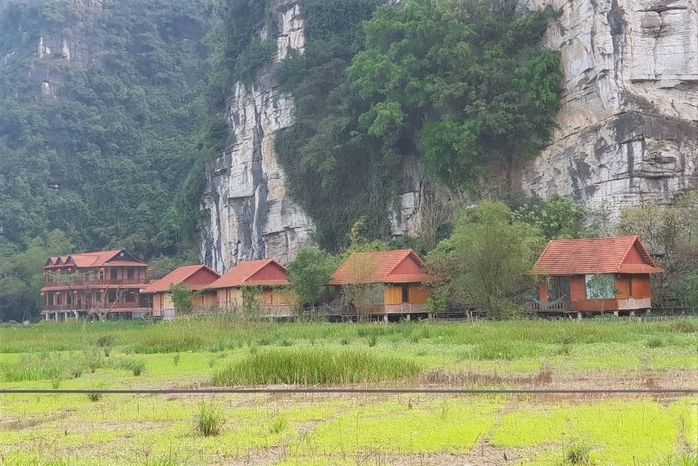 Nhan nhản công trình xâm hại Di sản thế giới Tràng An - 5 Nhan nhản công trình xâm hại Di sản thế giới Tràng An - 5