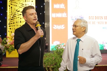 Chia sẻ của ca sĩ Kyo York trong lần đầu dự Ngày hội Đại đoàn kết ở TPHCM