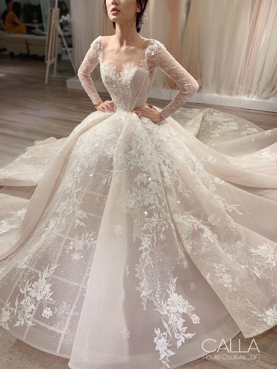 365 ngày cùng 10 tác phẩm áo cưới mang tên Calla Haute Couture - 1 365 ngày cùng 10 tác phẩm áo cưới mang tên Calla Haute Couture - 1