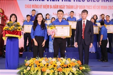 Những đảng viên trẻ làm theo lời Bác