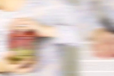 Những cách để mở nắp lọ bị kẹt cứng