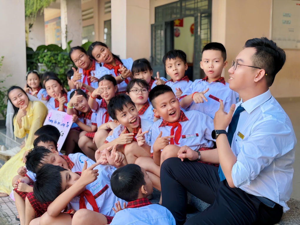 Bộ ảnh cưới siêu dễ thương của cặp thầy cô tiểu học ở Đồng Nai - 7 Bộ ảnh cưới siêu dễ thương của cặp thầy cô tiểu học ở Đồng Nai - 7