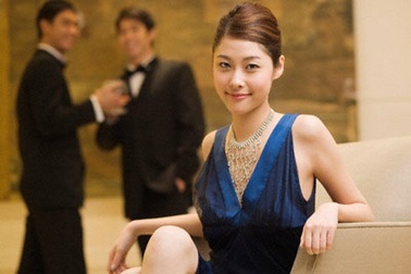 Vợ đẹp thiếu ý tứ