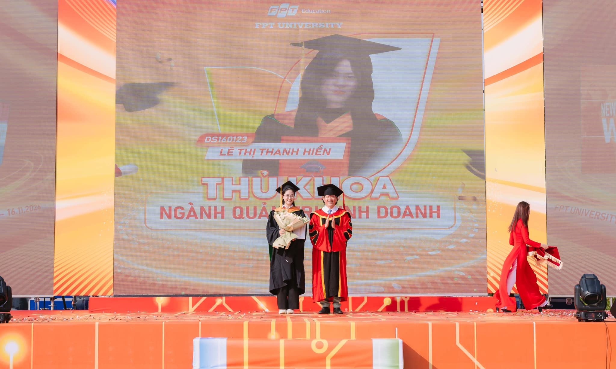 900 bolsas de estudo concedidas a estudantes talentosos do ensino médio em áreas desfavorecidas - 3 900 suất học bổng trao cho học sinh THPT tài năng ở các địa phương khó khăn - 3