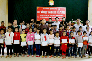 Phú Thọ: Tiếp sức học sinh nghèo đến trường