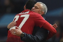 Man Utd 1-0 Young Boys: Fellaini cứu "Quỷ đỏ"