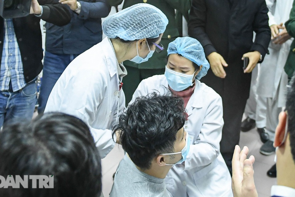 Người Việt đầu tiên tiêm vắc xin Covid-19 qua mốc thời gian quan trọng - 1 Người Việt đầu tiên tiêm vắc xin Covid-19 qua mốc thời gian quan trọng - 1