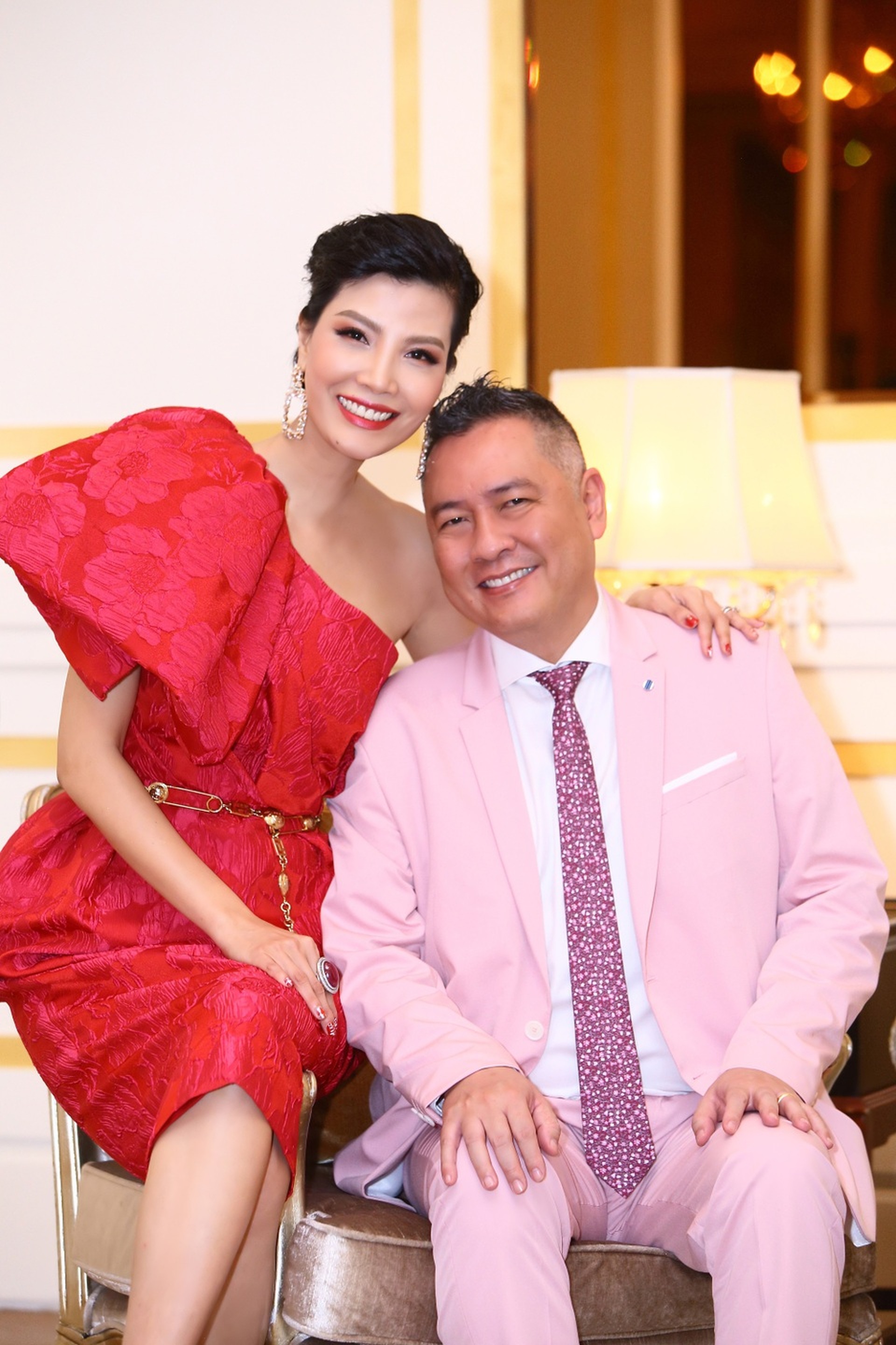 Siêu mẫu đầu tiên của Việt Nam rời showbiz 30 năm, giờ ra sao? - 8 Siêu mẫu đầu tiên của Việt Nam rời showbiz 30 năm, giờ ra sao? - 8