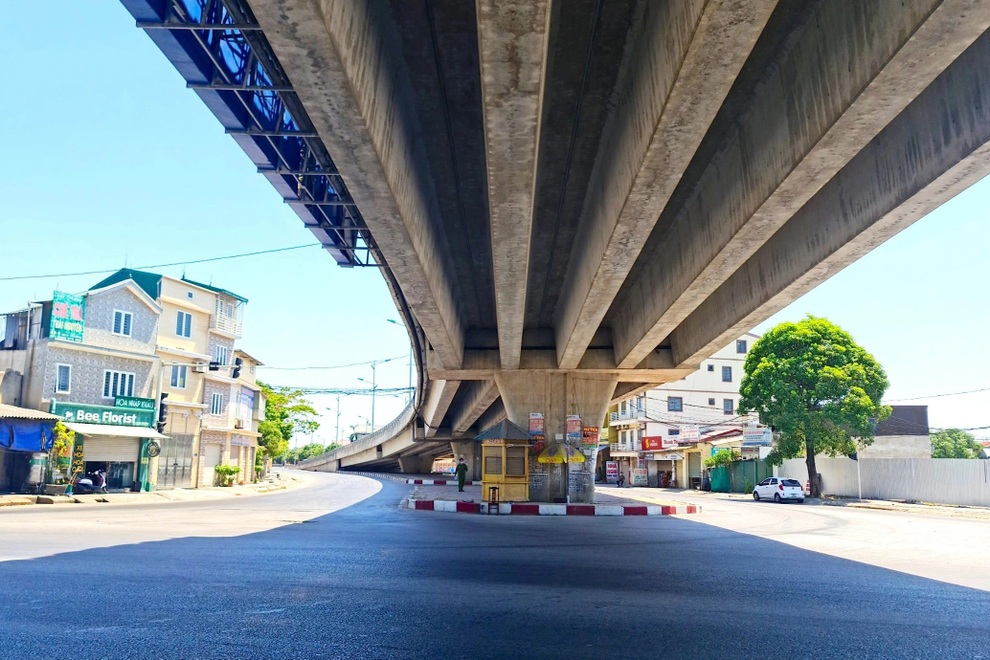 Hình ảnh thành phố Đỏ trong ngày đầu thực hiện ai ở đâu ở yên đó - 7 Hình ảnh thành phố Đỏ trong ngày đầu thực hiện ai ở đâu ở yên đó - 7