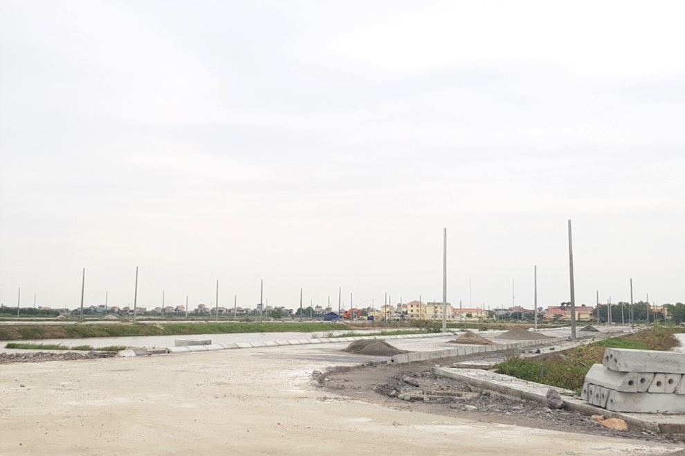 Chạy đua thu ngân sách, các địa phương ồ ạt đấu giá đất - 1 Chạy đua thu ngân sách, các địa phương ồ ạt đấu giá đất - 1