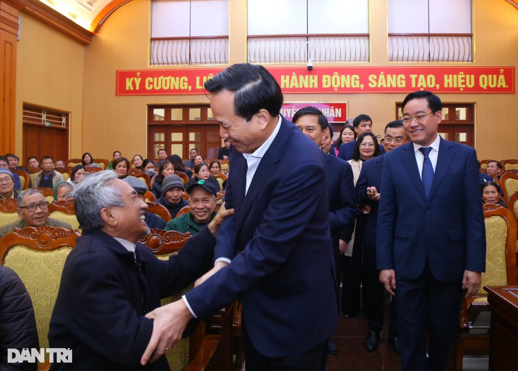 Nhớ kỷ niệm gian khó, Bộ trưởng mang theo nỗi niềm đau đáu về quê hương - 1 Nhớ kỷ niệm gian khó, Bộ trưởng mang theo nỗi niềm đau đáu về quê hương - 1