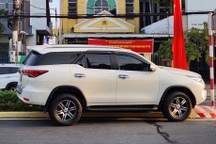 Tài xế đột quỵ trong ô tô trên phố sáng 30 Tết