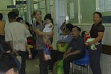 Viện Nhi TƯ tăng phí khám dịch vụ