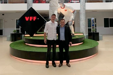 Filip Nguyễn bất ngờ ghé thăm VFF trước tin đồn khoác áo tuyển Việt Nam