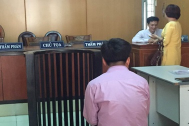 Bị buộc thôi việc, giáo viên nhắn tin đe doạ giết đồng nghiệp