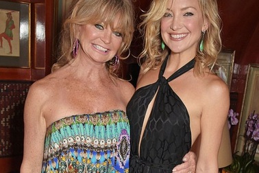 Mẹ con kiều nữ sở hữu nụ cười đẹp nhất Hollywood cùng đọ sắc